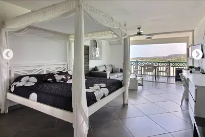 Superbe studio au dernier étage, vue mer complète Baie Orientale & Saint Barthélemy