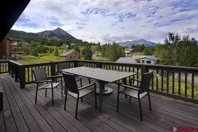 Image de Rare Maison unifamiliale moderne -Vues, Privacy, Proche De Tout!