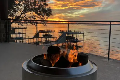 Image de \"Sunset Cove on Cedar Creek Lake is Unforgetable! \"- Ricky Luna