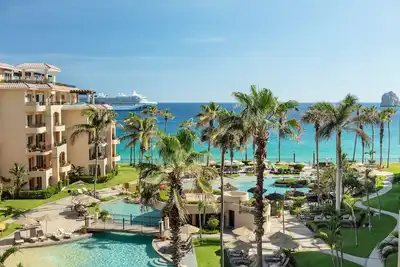 Image de Expansive ocean views, luxurious villa-home away from home!