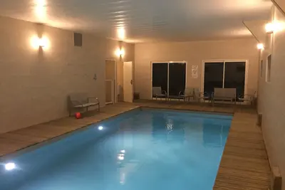 Gite Le Guindy Avec Piscine