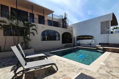 Image de Unité inférieure privée à la maison. Piscine, spa, fermée. Océan à 300 pas. Juste magnifique
