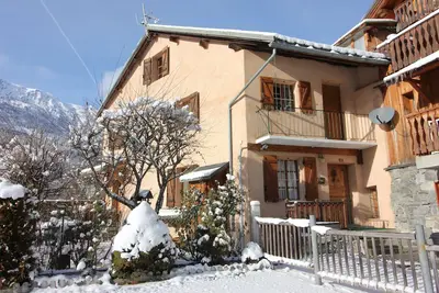 Image de Atmospheric, original stone chalet in Meribel, Chez Leone