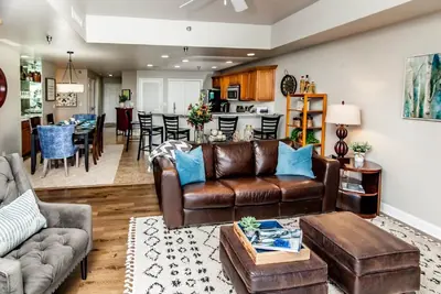 Image de Magnifique condo de luxe pour quatre ou six personnes! Tours 8104, Wifi gratuit