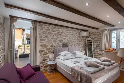B - Studio spacieux et luxueux avec terrasse au coeur de Split