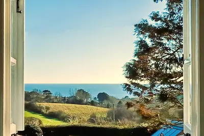 Image de Chalet confortable avec vue sur la mer fabuleuse Ă seulement 15 minutes Ă pied de la plage