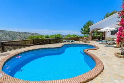 Finca Almencino Cómpeta by Ruralidays