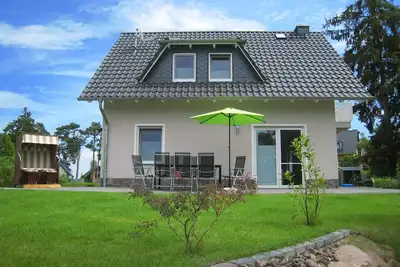 Image de Cottage pour 10 personnes avec 120m² à Röbel (26405)