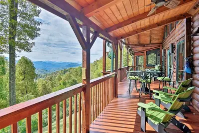 Image de Nouveau! Cabine avec barbecue + jeux, promenade jusqu'à Blue Ridge Parkway