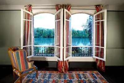 Image de Majestueuse \"Affolante\" 19ème en bord de Seine aux portes de Paris et pool house