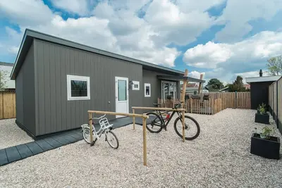 Image de Chalet א Noordwijk avec jardin