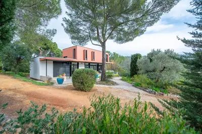 Image de Villa contemporaine au coeur de Gigaro