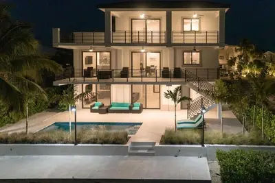 Image de Nouvelle liste! 5/5 spacieux. 5, piscine, maison au bord de l'eau à Islamorada, plage privée