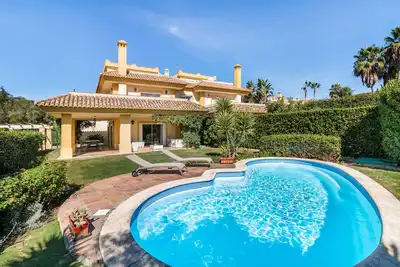Villa de luxe avec piscine privée à San Roque Golf Resort