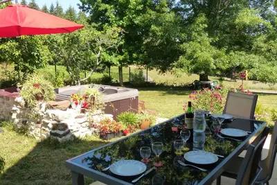 Image de Gîte l'orée du bois, maison avec jacuzzi privatif