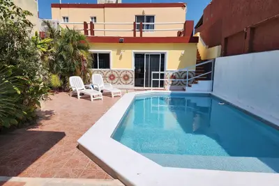 Image de 140 $ \/ 5 chambres \/ 5 salles de bain avec vues spectaculaires sur la côte du golfe