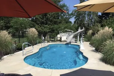 Private heated pool & hot tub, dogs ok, near Keeneland