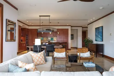 Image de Spacieux, luxe 3br Villa w / lanai enveloppante, idéal pour la famille / amis
