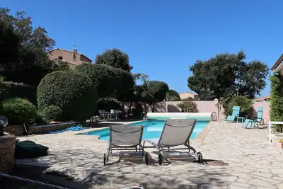 Image de Splendide villa climatisée dans le Var au calme à 800 mètres de la plage