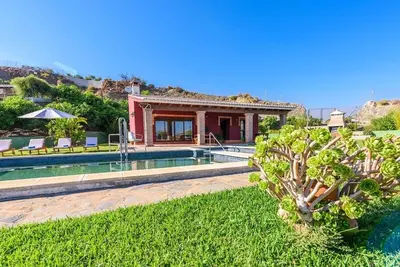 Villa Solgor Benamocarra by Ruralidays