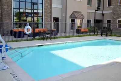 Image de Suite équipée en face de Seaworld! Piscine extérieure et gymnase sur place