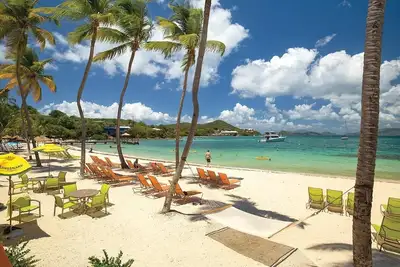 Image de Wyndham Margaritaville, St Thomas - 2 suites Br niché dans une crique sur Water Bay!
