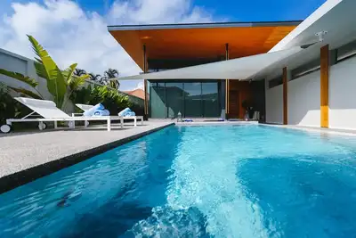 Image de Crystal Pool Villa 2 Bdr Drive Ă 5 minutes de la plage de Rawai \/ Naiharn