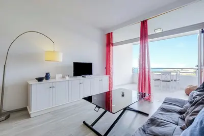 Image de Appartement moderne \"Mar Azul Vista Mar\" avec vue sur la mer, Wi-Fi, terrasse et piscine partagée