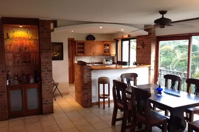 Image de Unique Duplex Village w / Jacuzzi & Big Terrace. Excellent emplacement