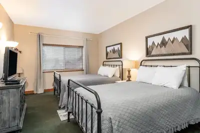 Image de Villa 2079 1 Chambre Double Queen 1 Salle de bain W \/ 250 $ Activités gratuites