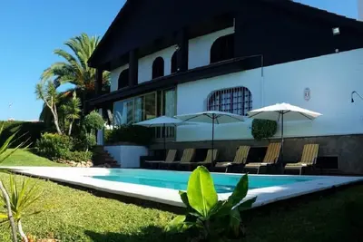 Image de Incroyable villa de 7 chambres dans le centre de Marbella! !