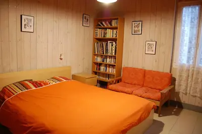 Image de Tournesol, jolie maison typique Ă 200 m de la plage avec wifi