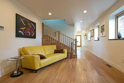 Image de Luxury Downtown Holistic Green Home with Garage.