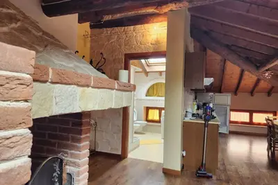 Image de Beau grenier de deux chambres, finitions soignées