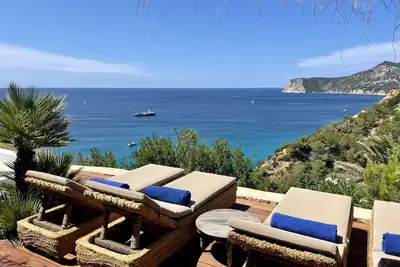 Villa Horizon - Première ligne avec vue exceptionnelle et accès mer