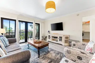 Image de Superbe 2Bed / 2Bath à Siesta Dunes, à quelques pas de la plage et de la piscine de Siesta Key! ! !