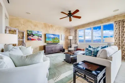 Image de Charmant Penthouse 2br avec vue panoramique sur la mer, décor haut de gamme et entièrement équipé