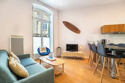 Image de Appartement exceptionnelle et moderne aux portes du Jardin Public pour 6