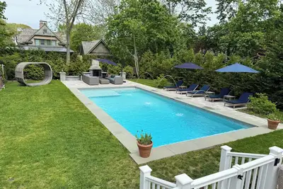 Image de Maison rénovée influencée par la plage