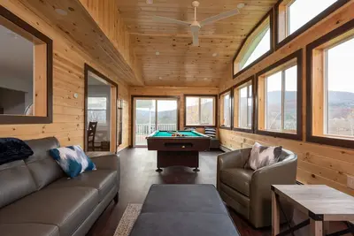 Image de Modern Mountain House 5Bd / 3Ba, HotTub, Chambre 4 Saisons, Ă 5 min de Windham Mtn