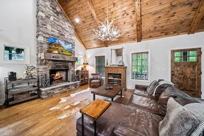 Image de Sweet Retreat, Mountain View, foyer extérieur, Community Lake
