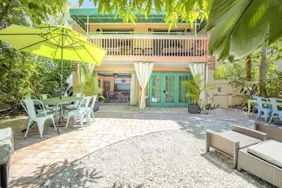 Image de Gertrude's Siesta | 4-min Walk to Beach & Village, Tropical & 100% Private!