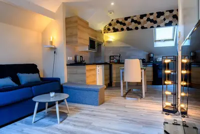 Image de Au bord du lac d’Annecy, logement type Loft, dans résidence avec plage privée
