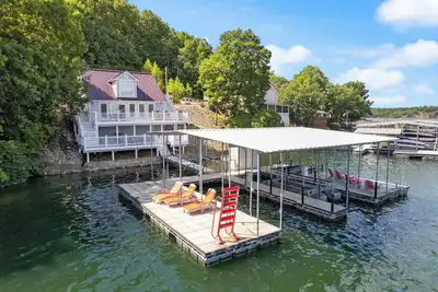 Image de Casa Del Sol - Maison de 3 chambres au bord du lac avec plaisir en plein air!