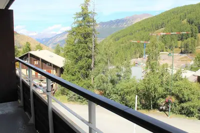 Image de Appartement cosy 2 pièces près des pistes avec parking - Idéal famille!