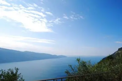 Image de Appartement Ă Il Fiore avec balcon et vue sur le lac