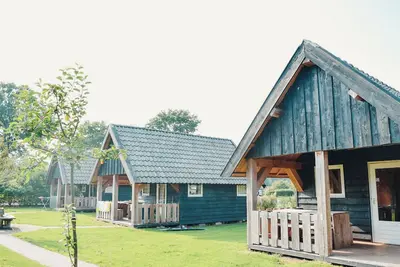 Image de Enjoy a unique stay in a trekker hut at De Boshoek Recreational Park, located in the Veluwe with modern amenities and a peaceful setting.