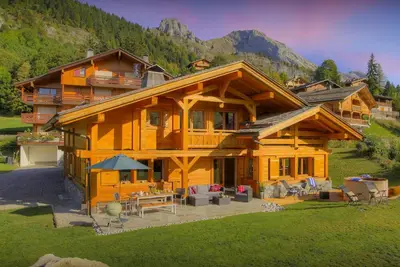 Image de Chalet Tolar - base familiale en montagne pour 14, jacuzzi - Ovo Network