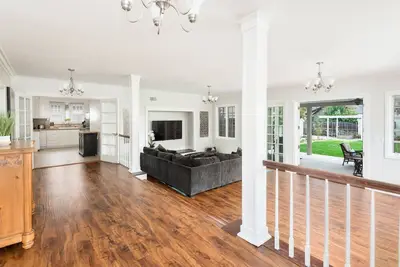 Image de Majestic Family Home * Minutes to Downtown Riverside * Parfait pour les grands groupes * Propre