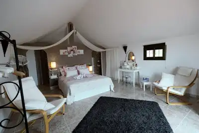 Image de La Romantique + Terrasse PRIVÉE + Piscine + Parking à Montroy Pres De Valencia